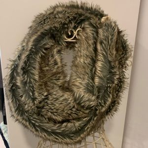⚡️3 for $25✨ Faux Fur Infinity Scarf